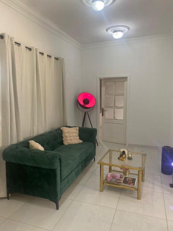 Χώρος καθιστικού στο Zebra mark homes