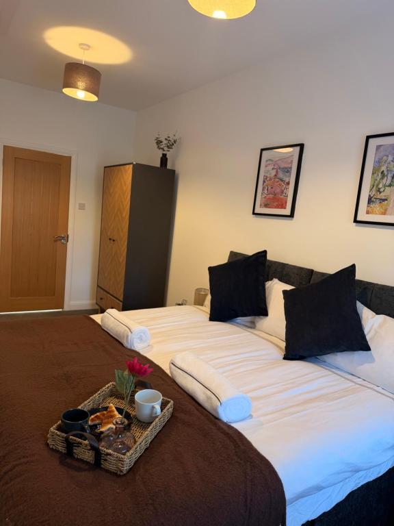 En eller flere senge i et værelse på Anitas place