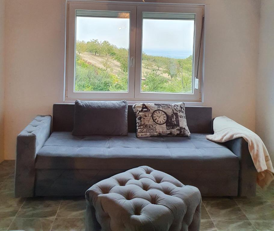 Khu vực ghế ngồi tại Pure nature lovely view house