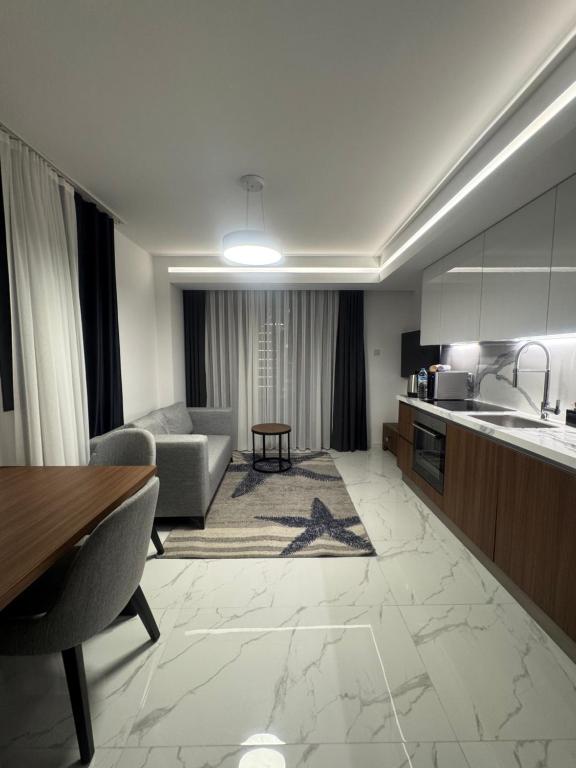 Postel nebo postele na pokoji v ubytování Grand Sapphire Casino 1 bdr B3