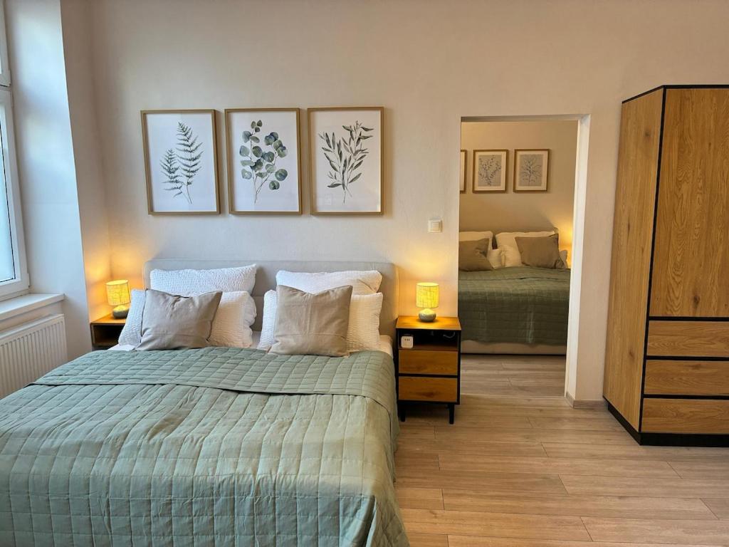 Zentrales Altbau Apartment beim Bahnhof - 6 Gäste