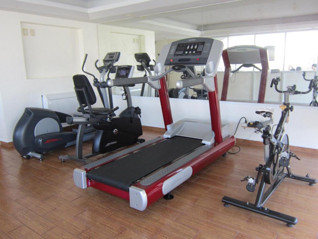 Fitness centrum a/nebo fitness zařízení v ubytování Hotel Baluarte