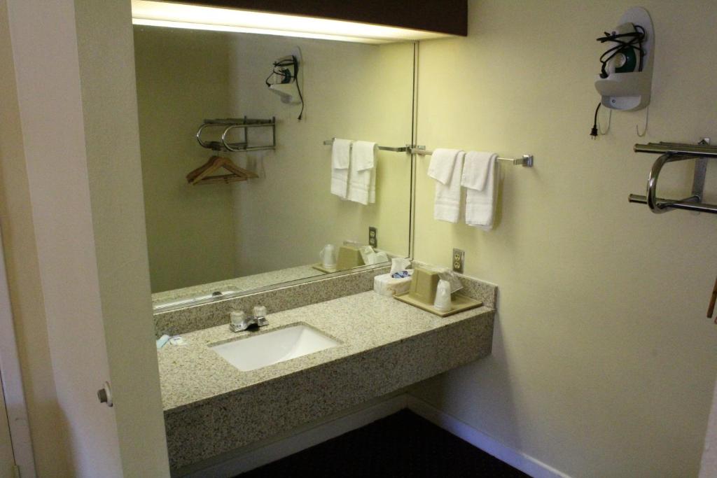 Home Suites Hill Country photo