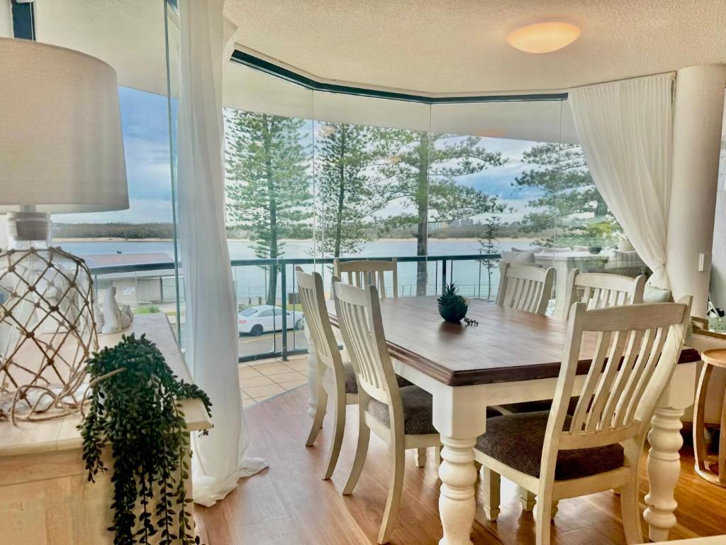 Galería fotográfica de La Dolce Vita ocean front apartment en Caloundra