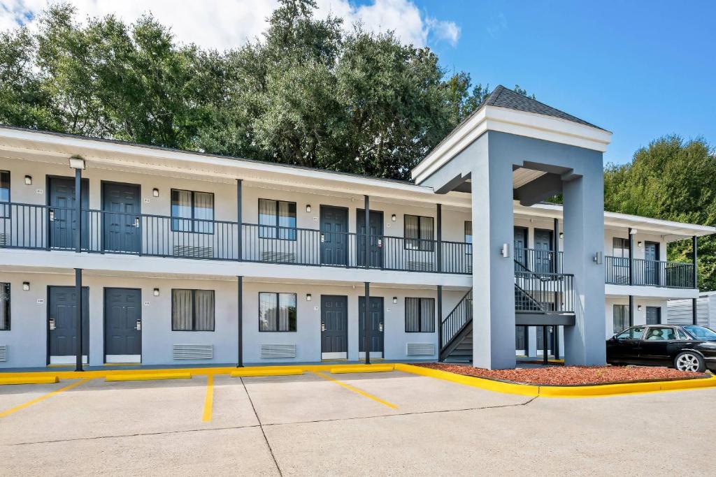 Budova, kde se chata nachází