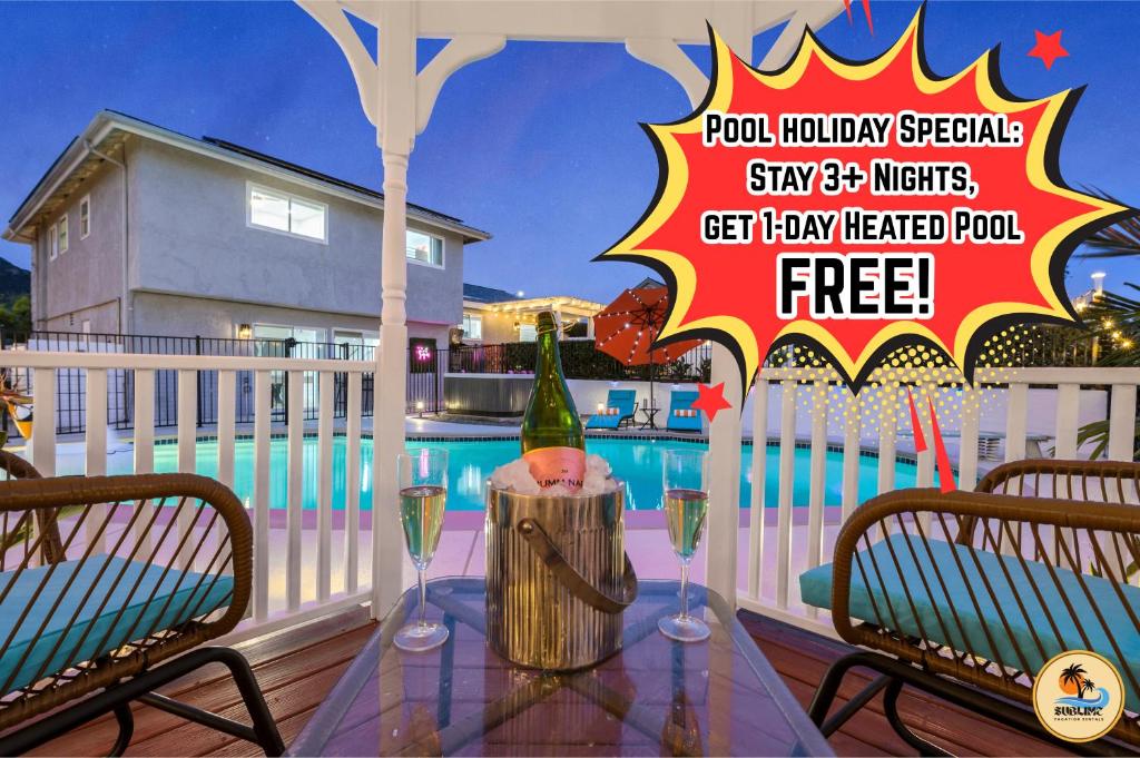 Bazén v ubytování Relax & Recharge Epic, Views, Pool Games! nebo v jeho okolí