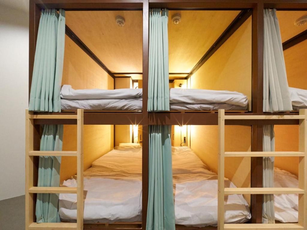 Habitación con litera y 2 literas. en RetroSpect Stay Yokohama - Vacation STAY 99014v, en Yokohama