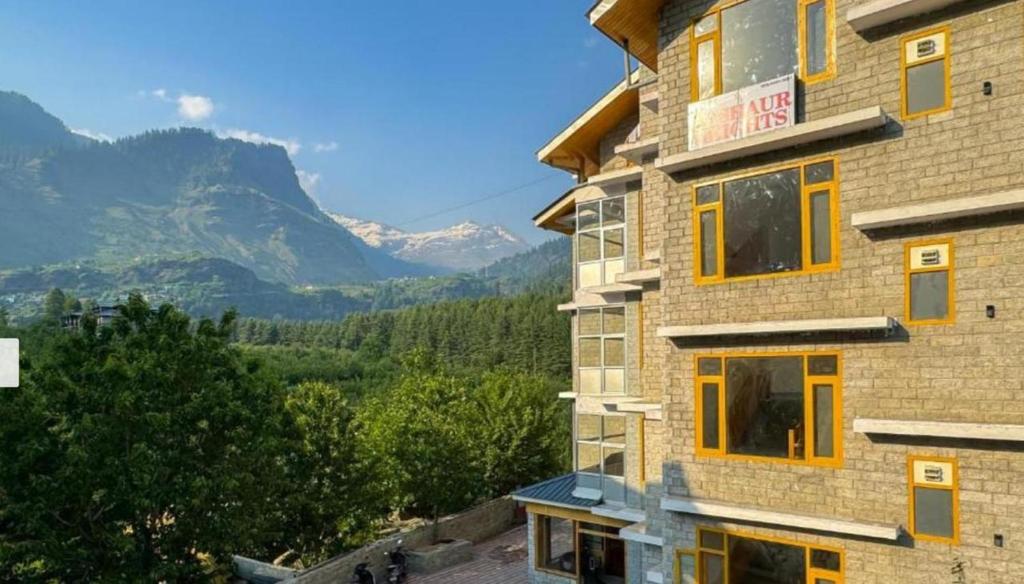 Φωτογραφία από το άλμπουμ του Oyo σε Jibhi