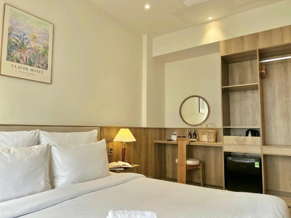 Phòng Deluxe Giường Đôi Có Ban Công