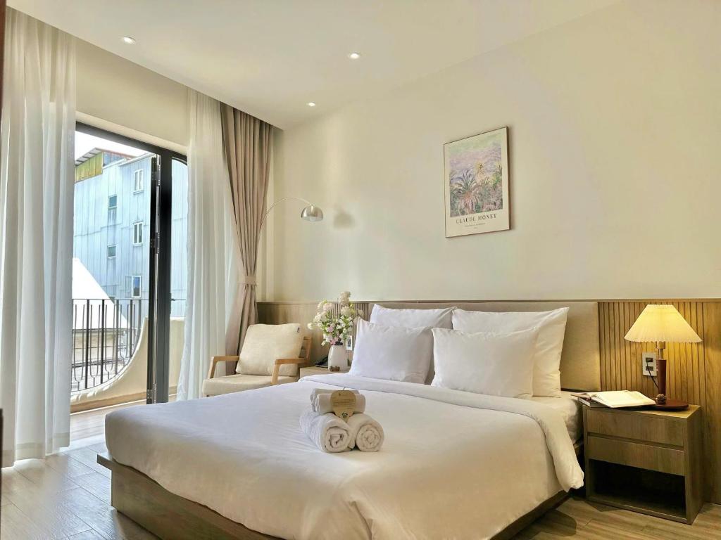 Phòng Deluxe Giường Đôi Có Ban Công