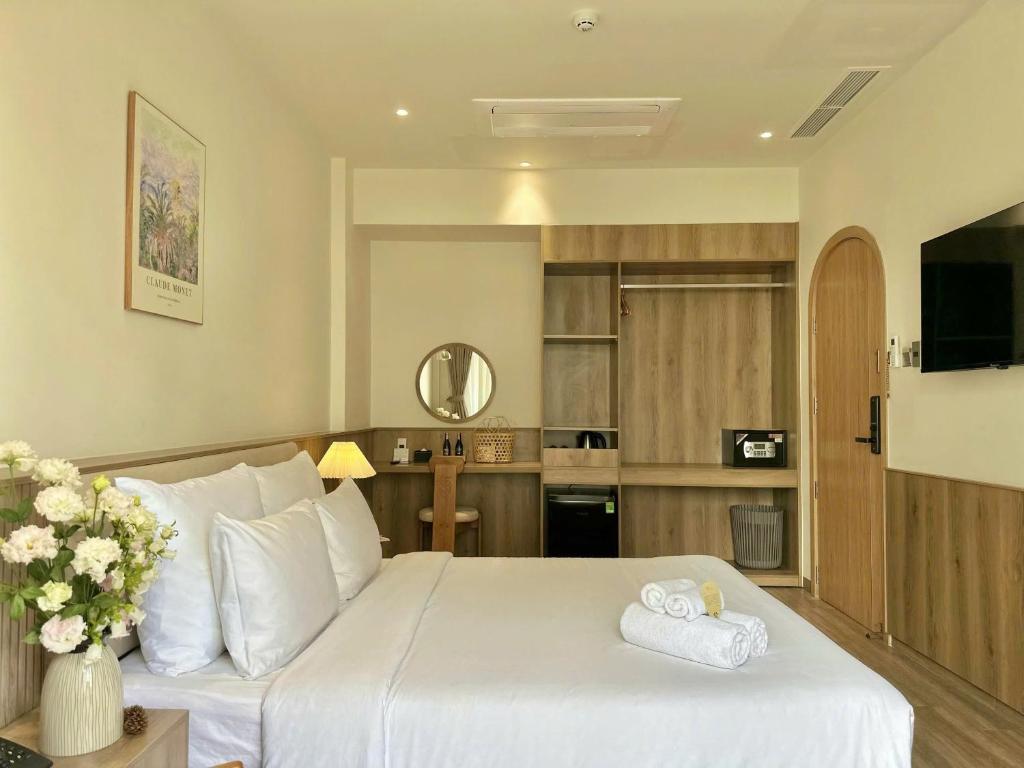 Phòng Deluxe Giường Đôi Có Ban Công