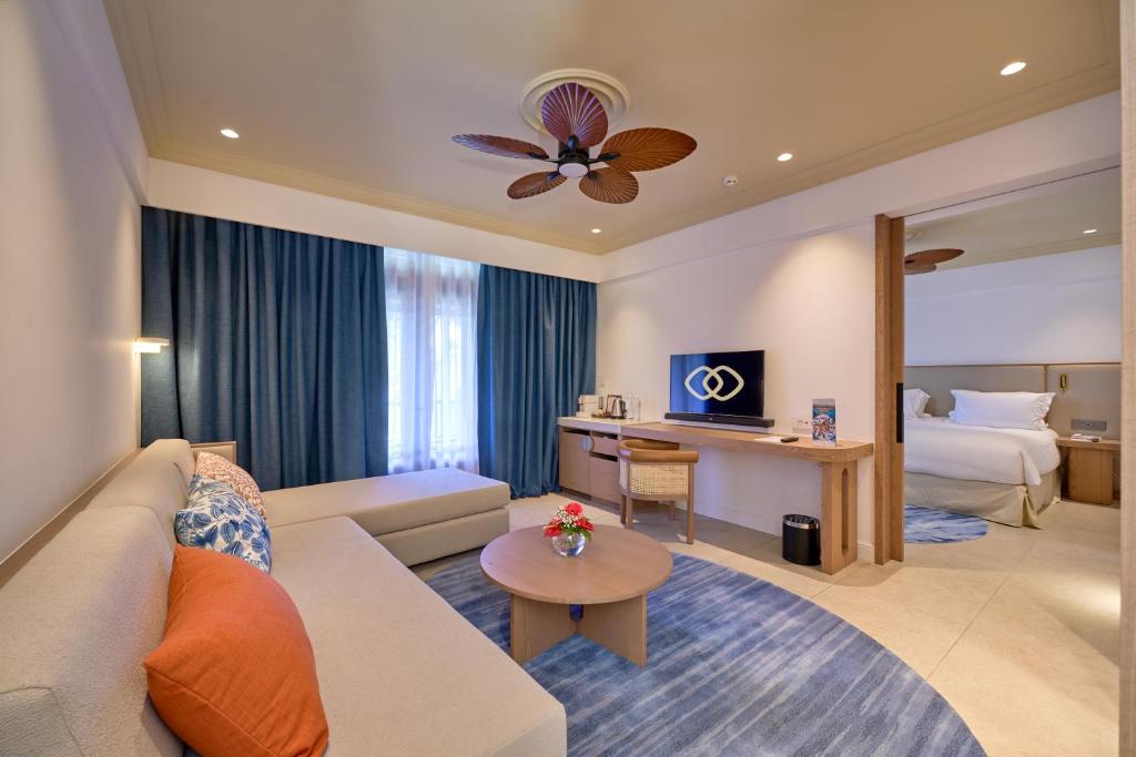 Una cama o camas en una habitación de Sofitel Mauritius L'Imperial Resort & Spa