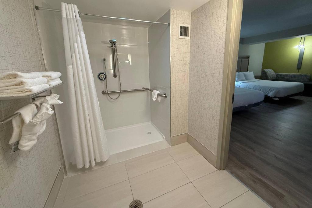 Country Inn & Suites by Radisson, Downtown Albany New York photo