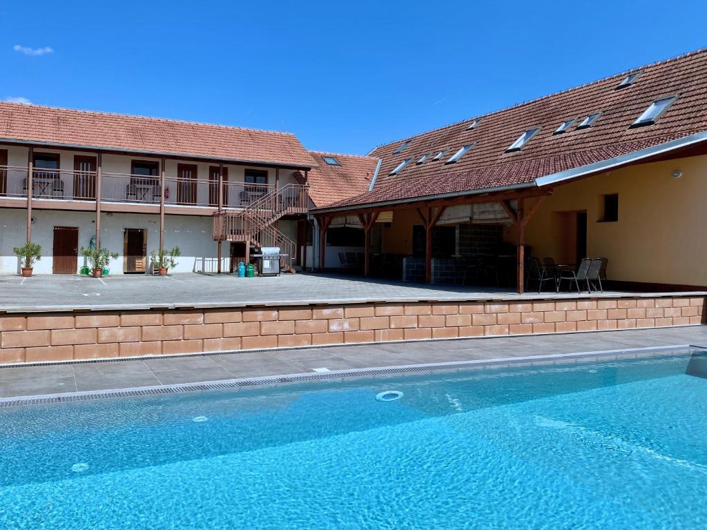 Πισίνα στο ή κοντά στο Penzion Trödler