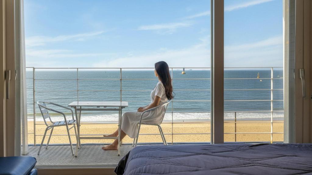 O vedere generală la mare sau o vedere la mare
luată din această casă de vacanță