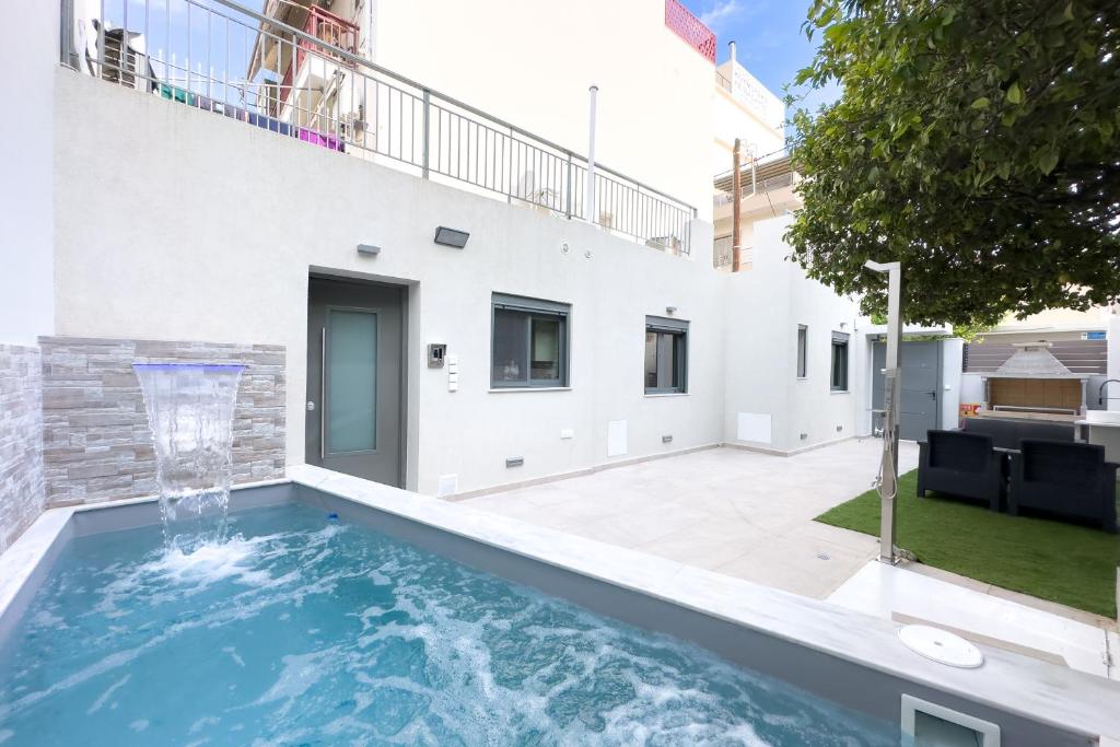 Bazén v ubytování Villa Redi Relaxing Spa nebo v jeho okolí