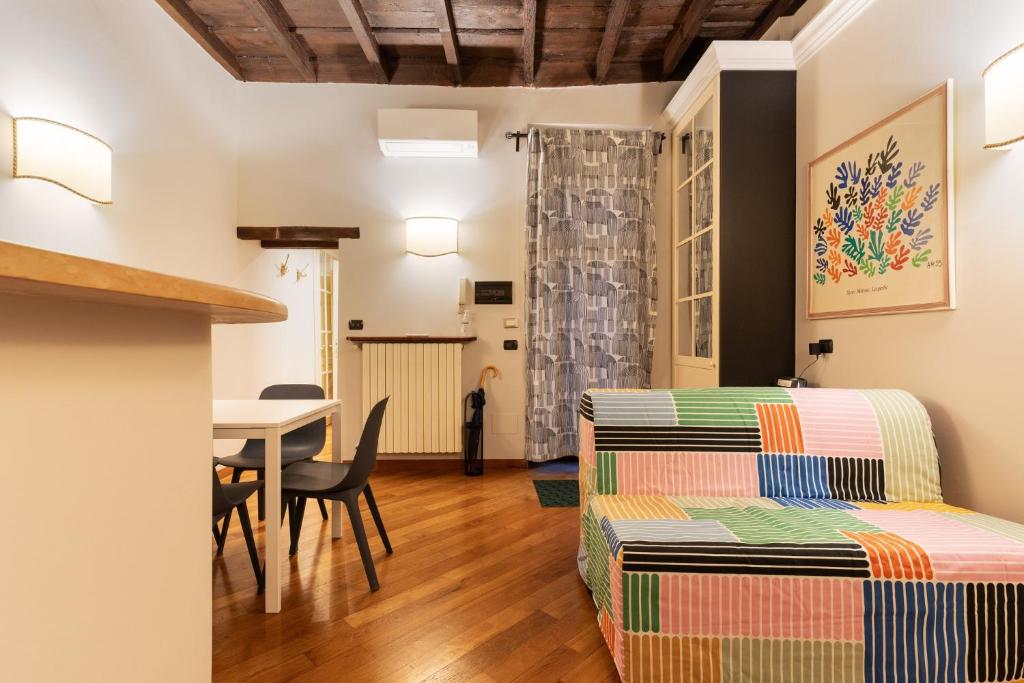 GuestHost - Comfy Flat near Ospedale Policlinico