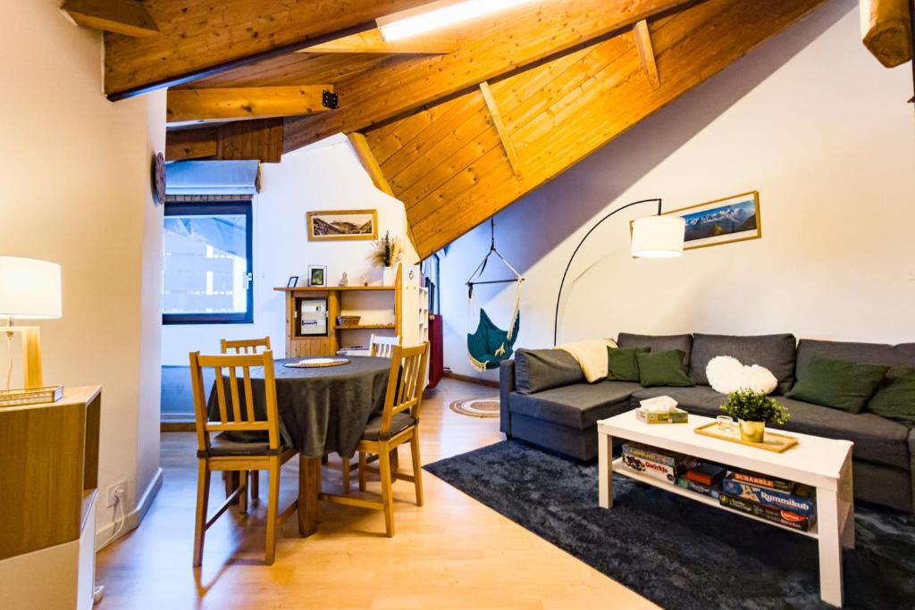 Studio with a view of Mont Blanc