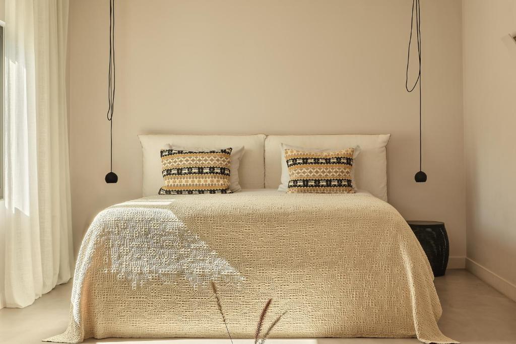 Minos Beach Art Hotel, a Member of Design Hotels - 4