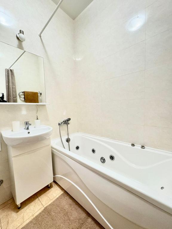 Excellent Comfort with Jacuzzi Nayki Subwey main photo