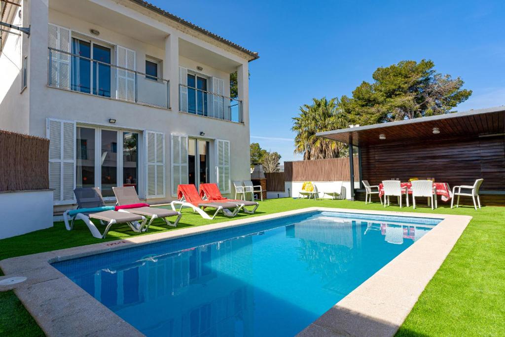 Swimmingpoolen hos eller tæt på Villa Playa Esperanza by Rentallorca