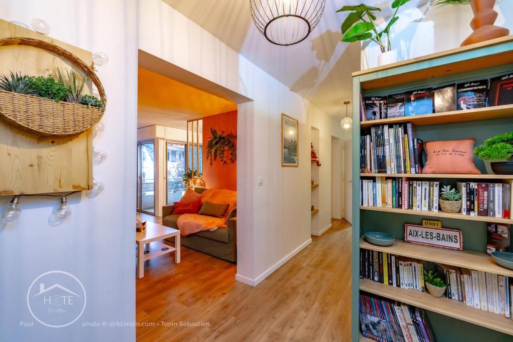 Knihovna v apartmánu