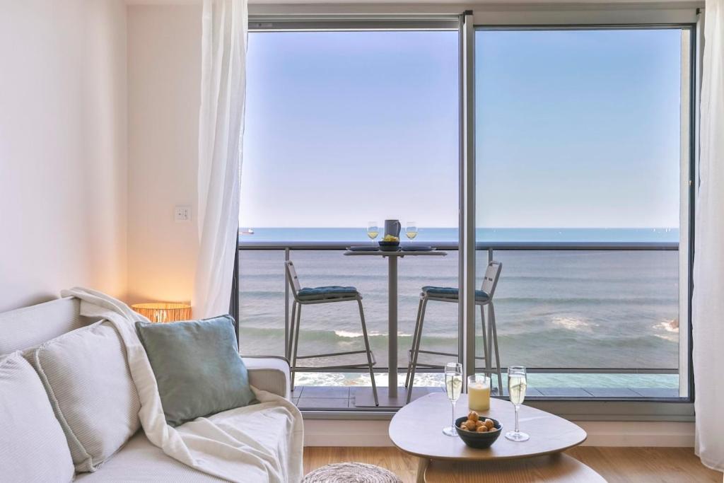 Vue mer imprenable - Balcon, lit king size, parking