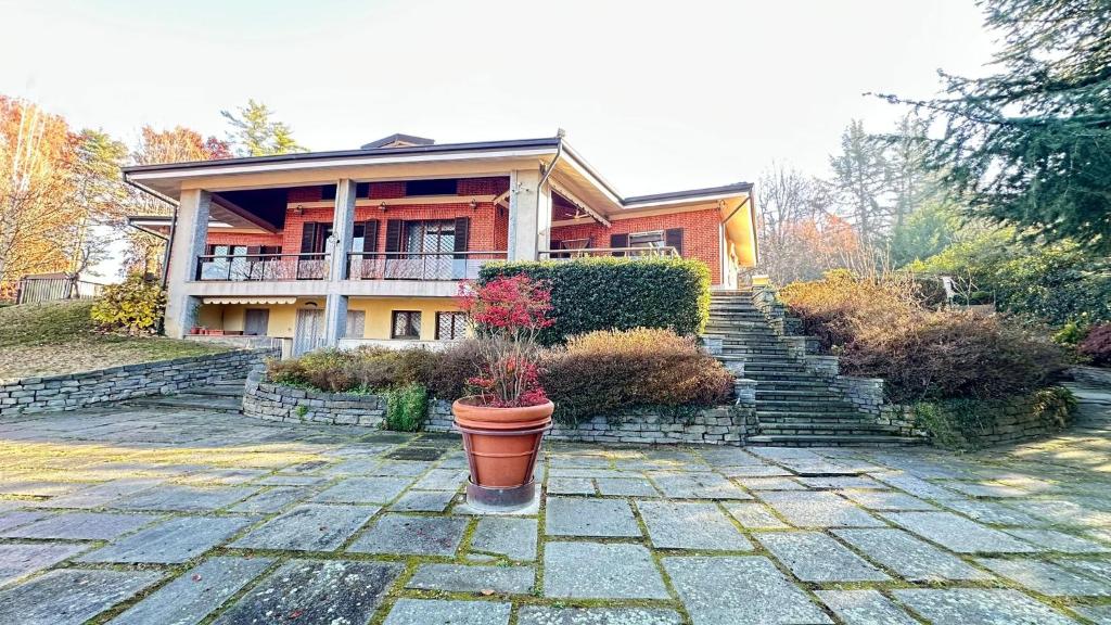 Budova, kde se vila nachází