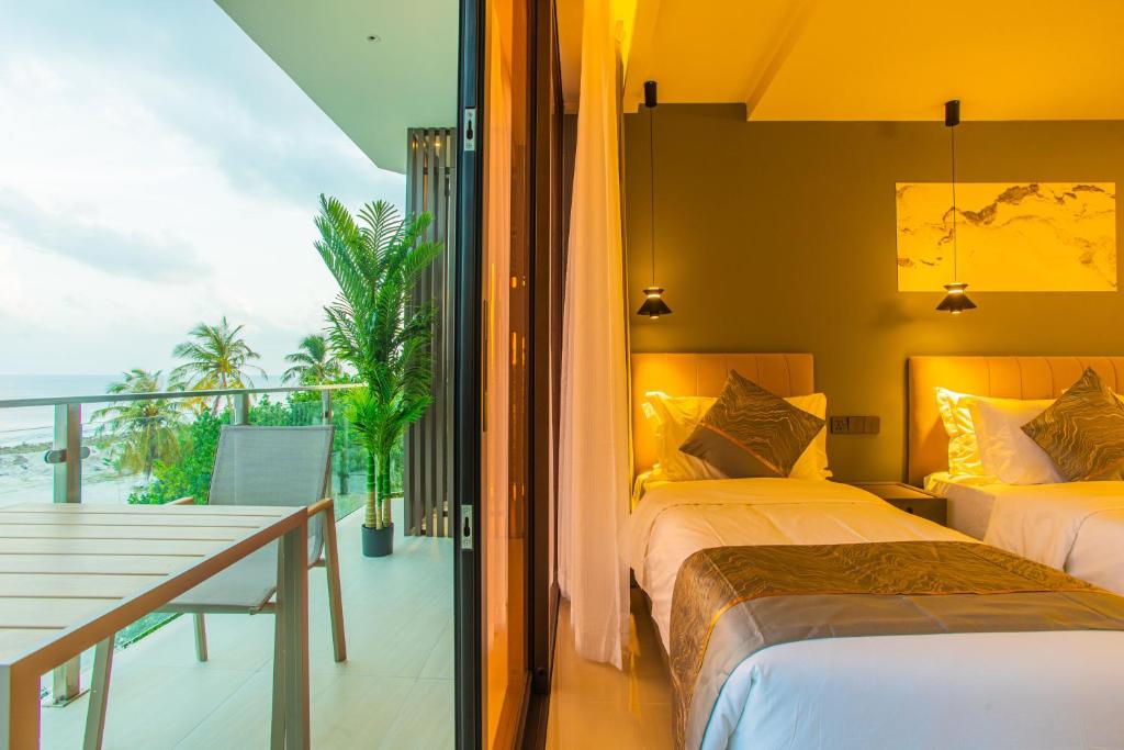 Lonuhiri at Dhigurah - View 3