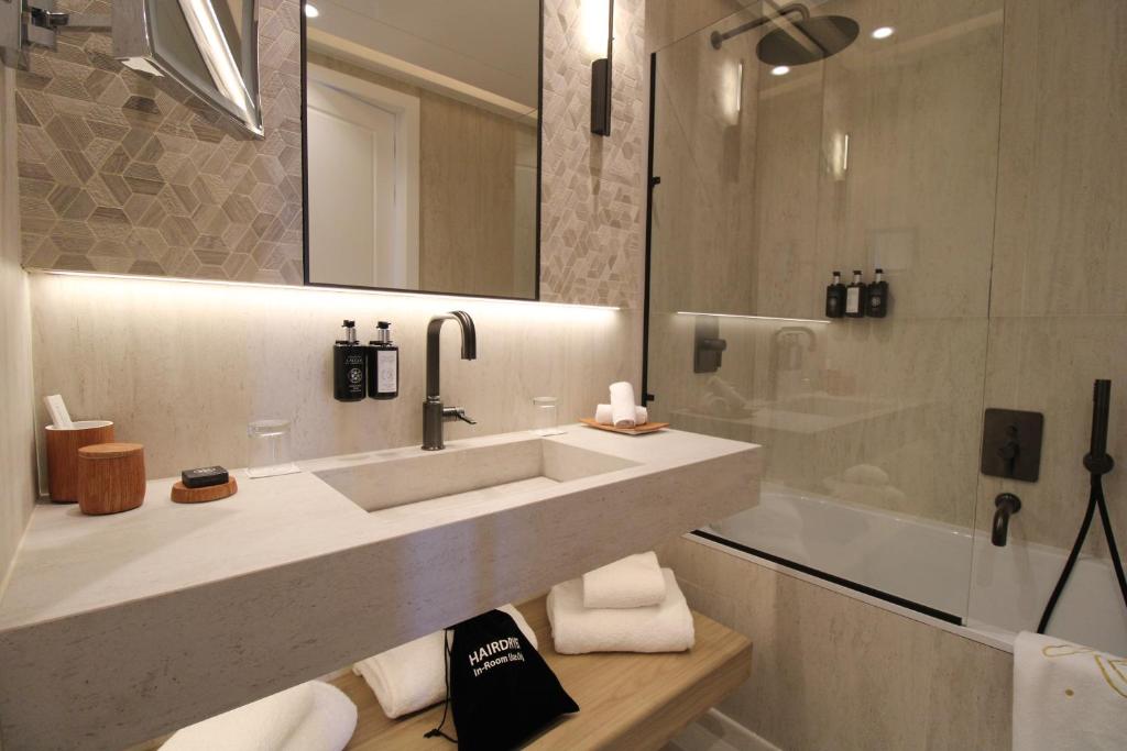 Prestige bay view room
