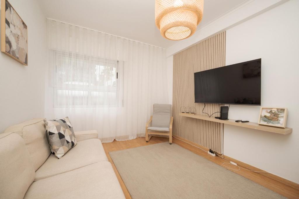 TV/trung tâm giải trí tại Queluz Design by Hosty