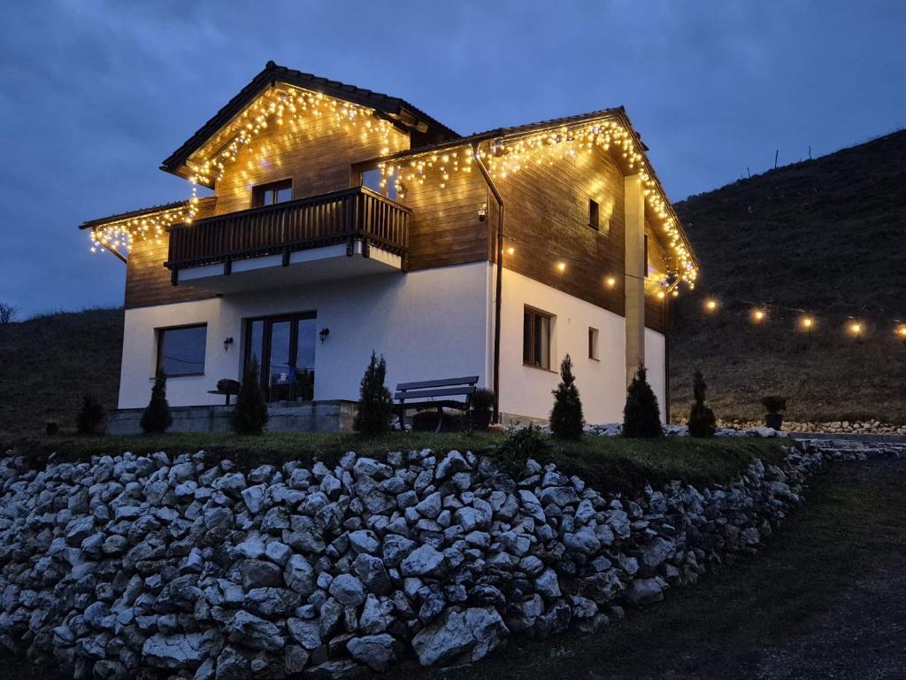 Budova, kde se prázdninový dům nachází