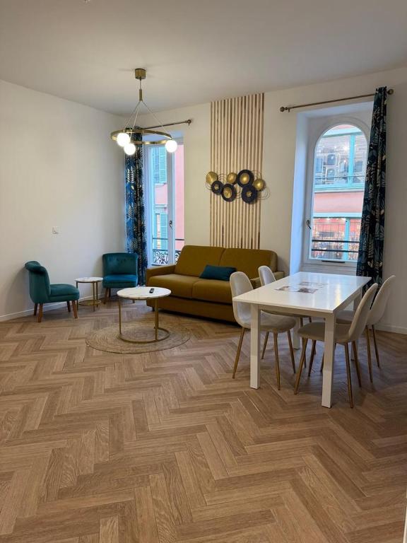 MOON 24 - Appartement Nice 6P