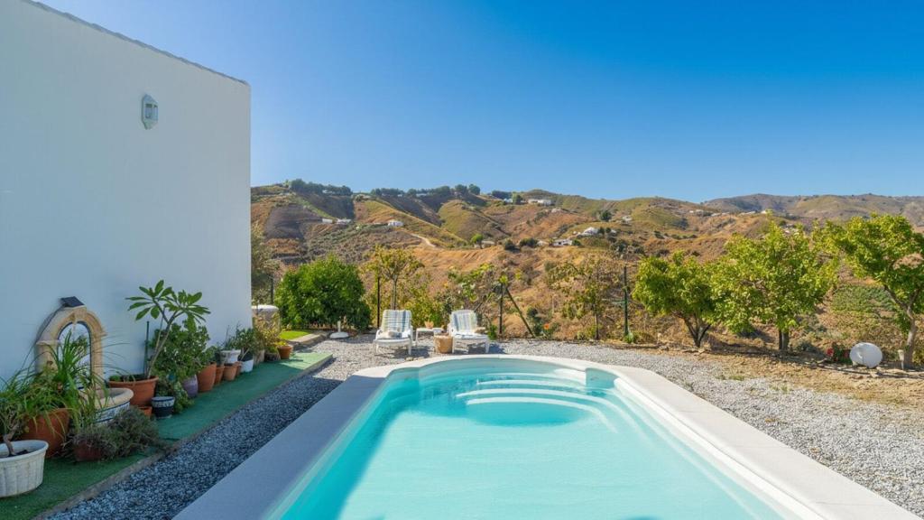 Hồ bơi trong/gần Casa de la Montaña El Borge by Ruralidays