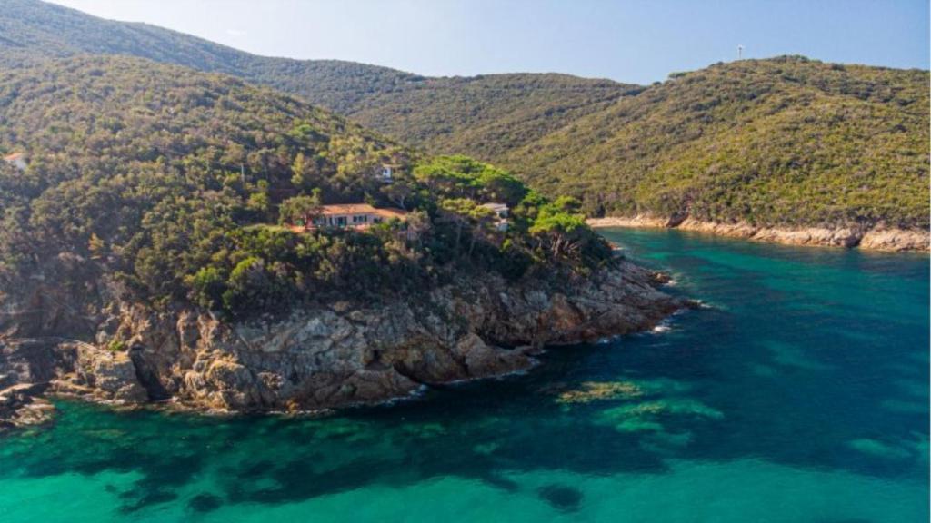 Naturlandskabet i nærheden af villaen