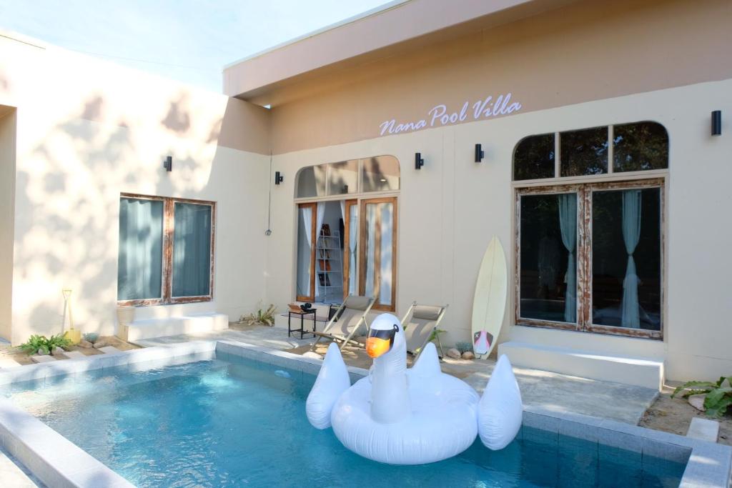 Hồ bơi trong/gần Nana pool villa Kanchanaburi