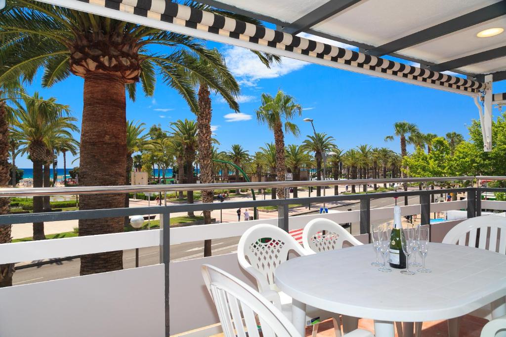UHC Rodas Apartments