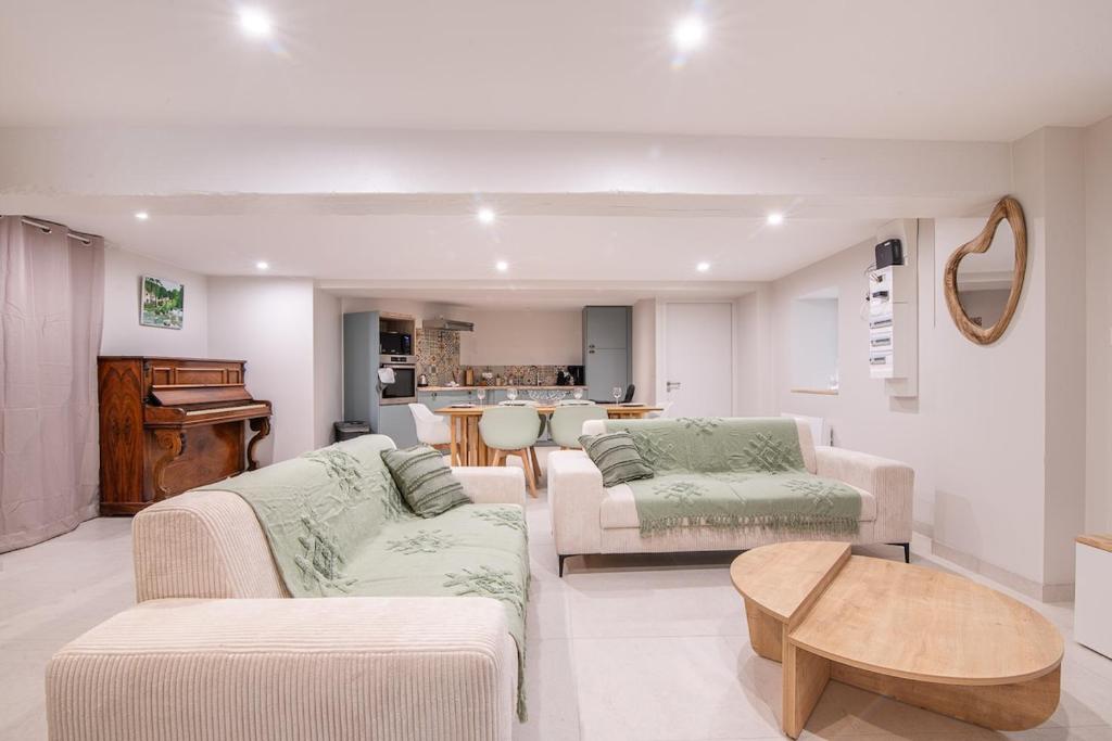 Posezení v ubytování La Terrasse du Buchet