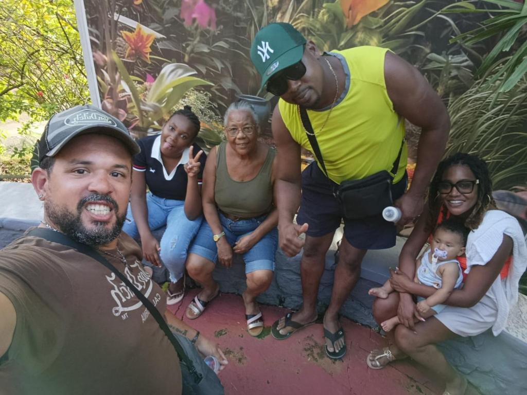 Επισκέπτες που μένουν στο Paradise View