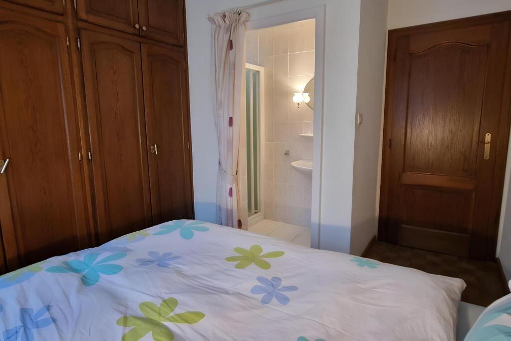 Steps from Basel and Train Spacious 120 m2 Apartment in Saint Louis with Terrace and Garden – photo 7