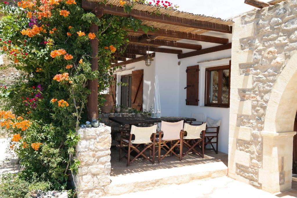 Patio nebo venkovní prostory v ubytování Keramos Villa