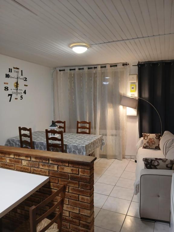 Posezení v ubytování Escale de Cravant