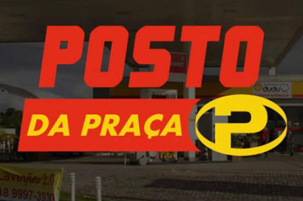 Aurora Borealに飾ってある許可証、賞状、看板またはその他の書類