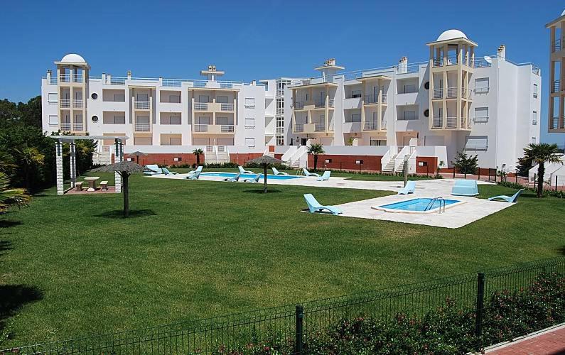 Bazén v ubytování Moinho do vento nebo v jeho okolí