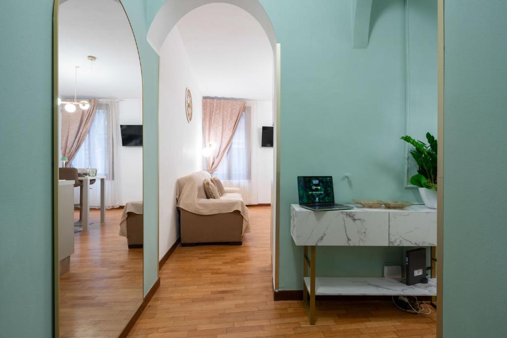 Μια τηλεόραση ή/και κέντρο ψυχαγωγίας στο St Mark's Square - K Collection