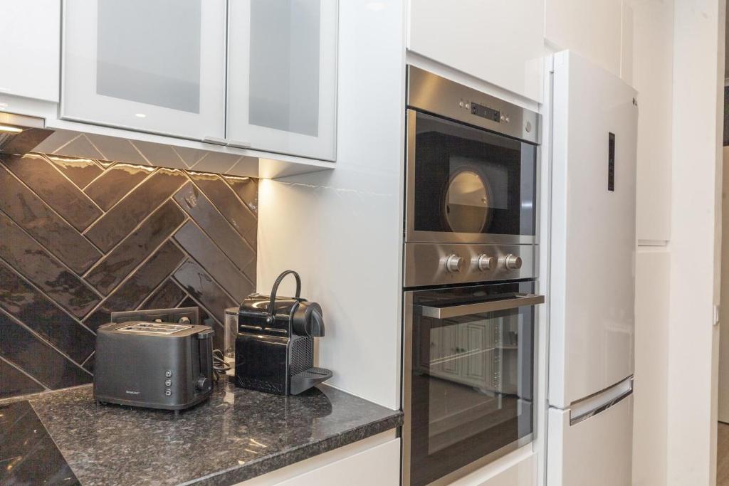 B35 - Andorinha City Heart Apartment in Lagos - 12