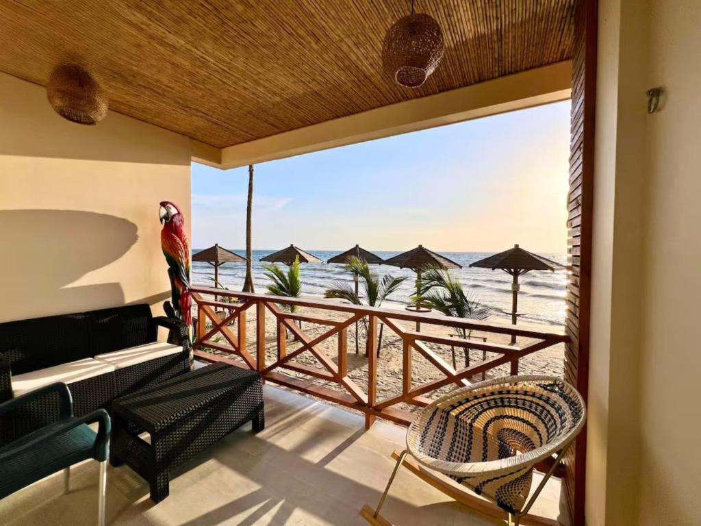 Beachfront Casa Luna Laguna Beach - Housity