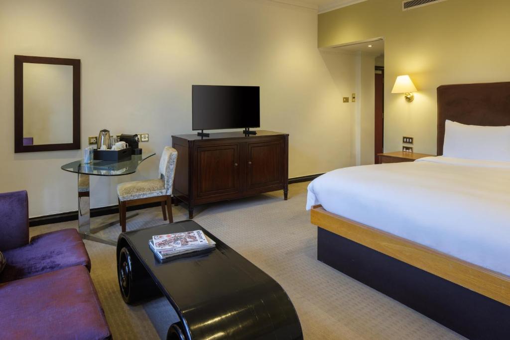 Radisson Blu Hotel, London Leicester Square photo