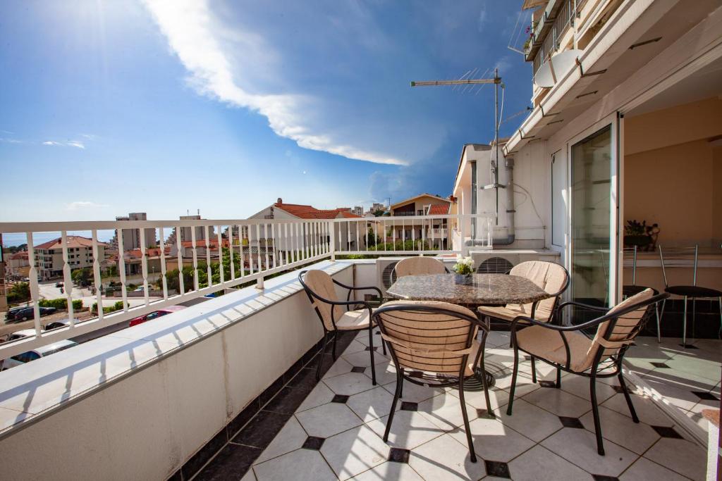 Nikola Apartment