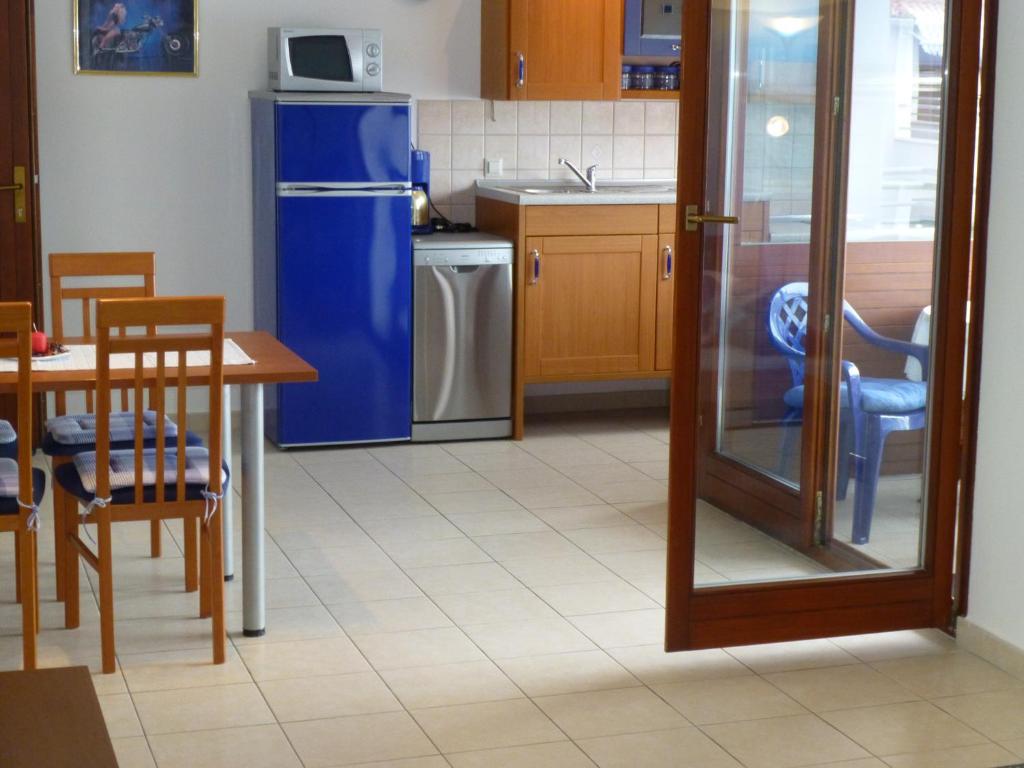 Kuchnia lub aneks kuchenny w obiekcie Apartment Grozic